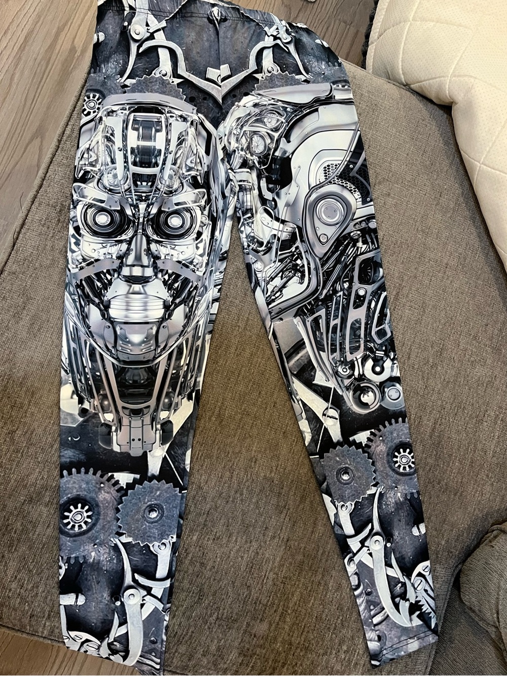 Women’s Black & Gray Mechanical-Print Leggings